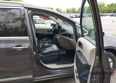 2018 Chrysler Pacifica Touring L из США, поврежденный, VIN 2C4RC1BG2JR128875